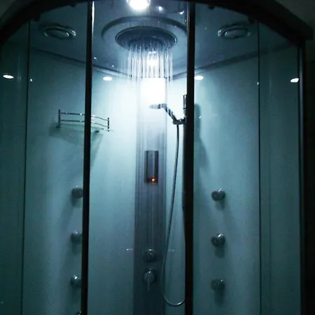 In Private Basement In Shared * 米兰