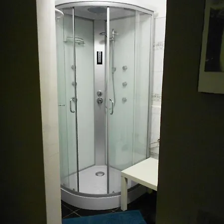 In Private Basement In Shared * 米兰