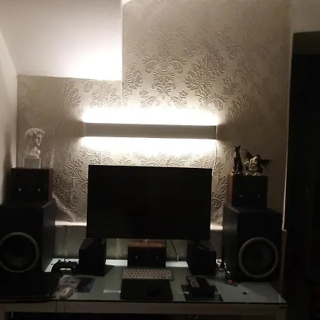 In Private Basement In Shared * 米兰