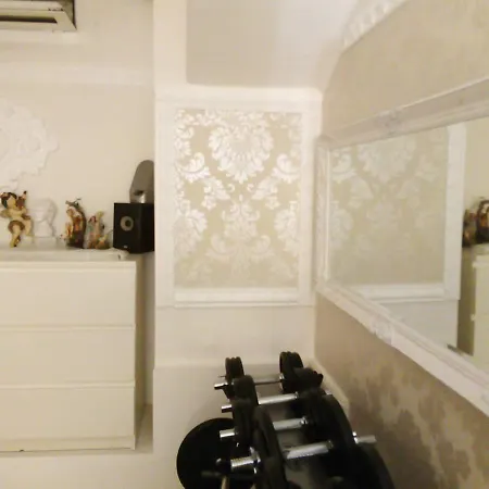招待所 In Private Basement In Shared *