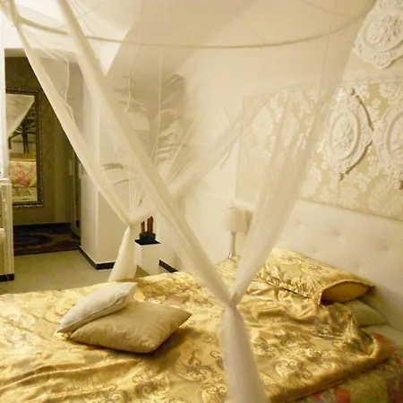 招待所 In Private Basement In Shared