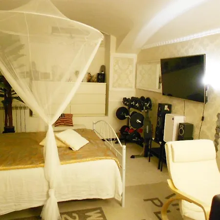 In Private Basement In Shared * 米兰
