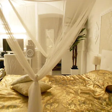 In Private Basement In Shared 招待所 米兰